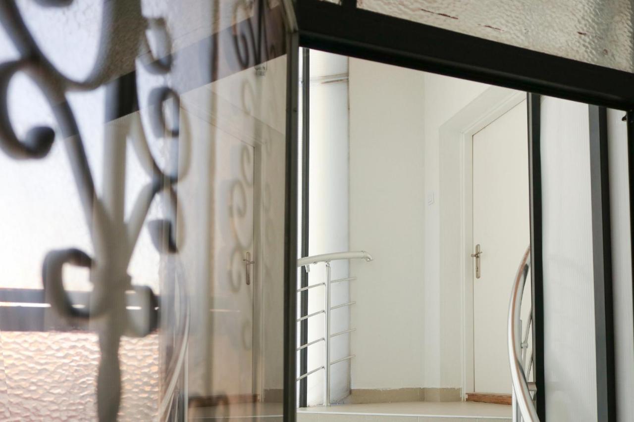 Apartamento Heart Of Nis Lux Exterior foto